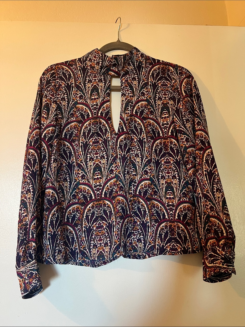 Source Unknown Navy Floral Keyhole Blouse with Burgundy Accents